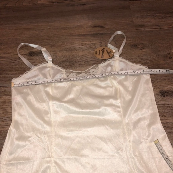 𝅺vintage 70s Hanna Satin Feel Lace Trim Night Gown Slip Ribbon Strap New - Picture 5 of 10